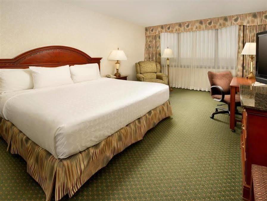 Drury Inn & Suites St. Louis Creve Coeur Kültér fotó